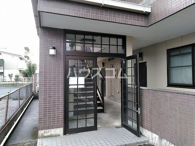 14/16 エントランス