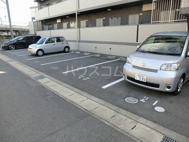 26/30 駐車場