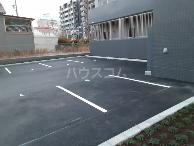 22/27 駐車場