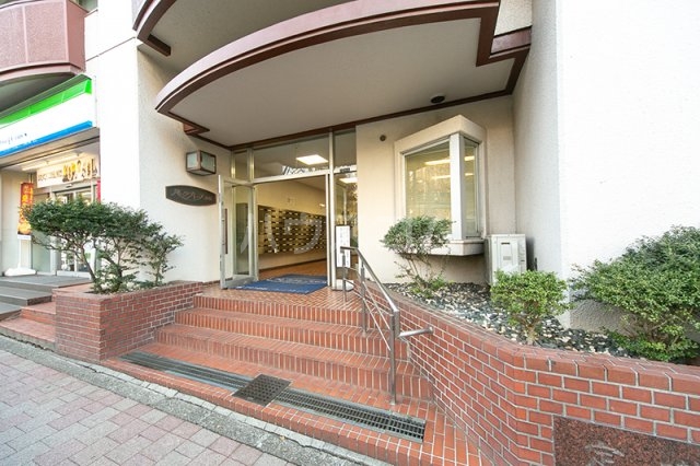 14/22 エントランス