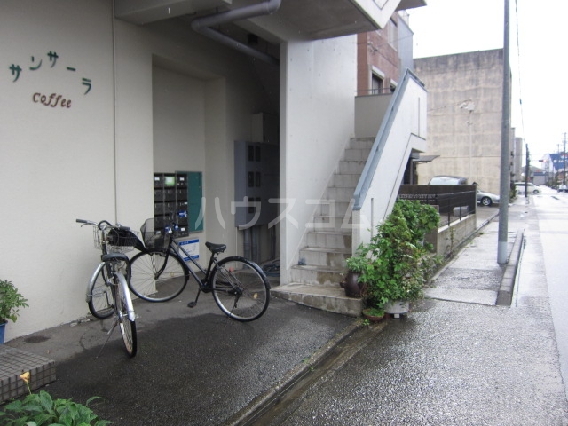 22/29 エントランス