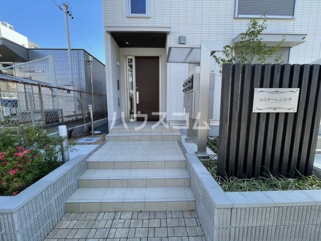 21/27 エントランス