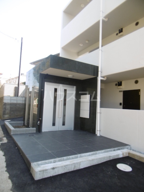 22/25 エントランス