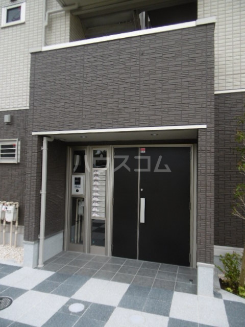 21/30 エントランス