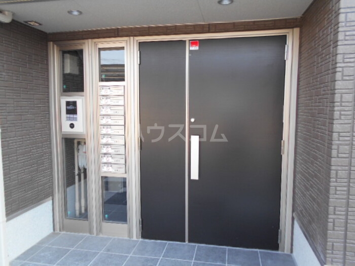 17/27 エントランス