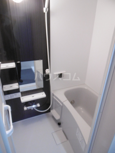 13/23 浴室