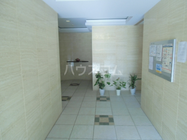 20/30 エントランス