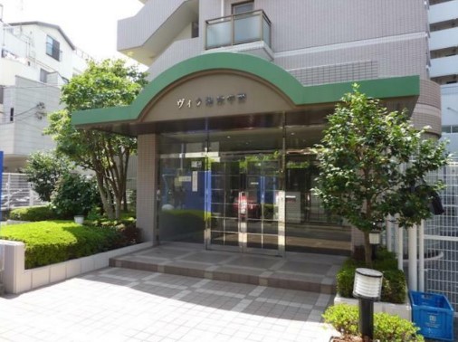 21/30 エントランス