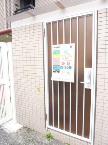 22/30 エントランス