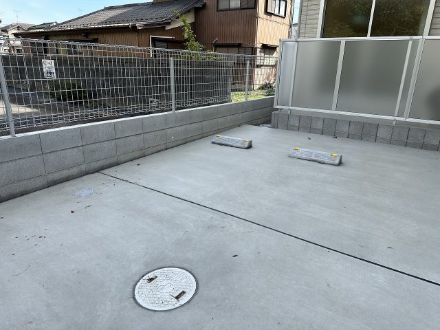 25/30 駐車場