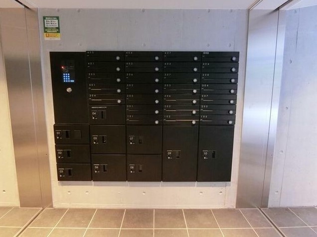 17/27 エントランス