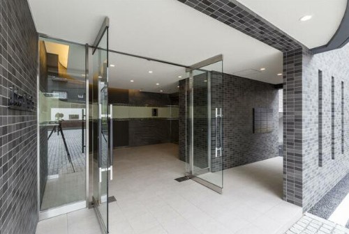 16/19 エントランス