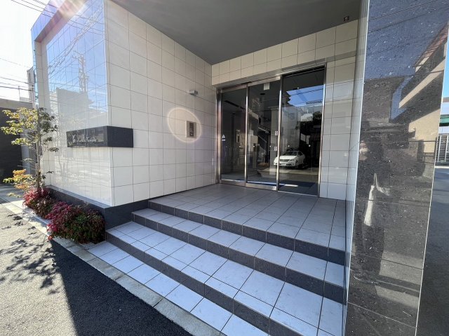 28/30 エントランス