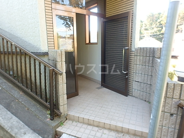 21/30 エントランス