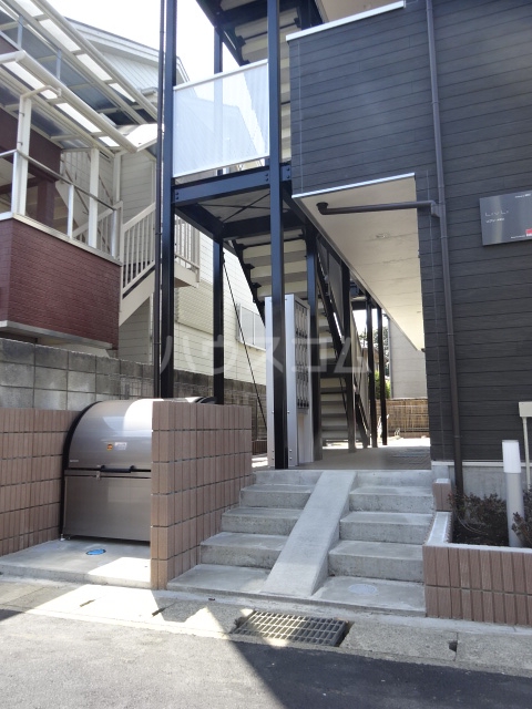 20/22 エントランス