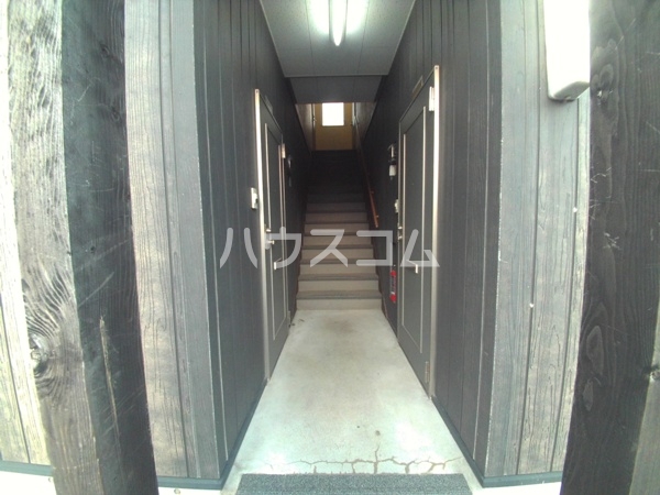 21/28 エントランス