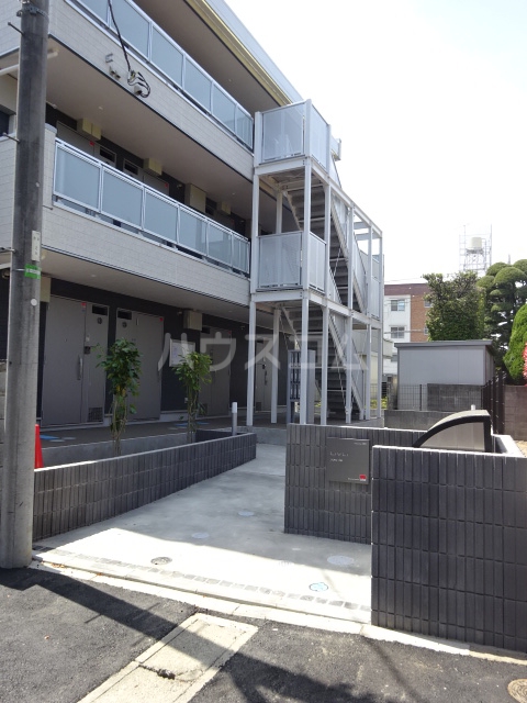 3/4 エントランス