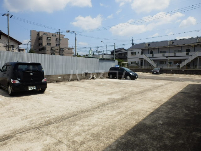 22/29 駐車場