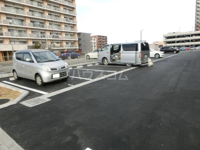 14/18 駐車場