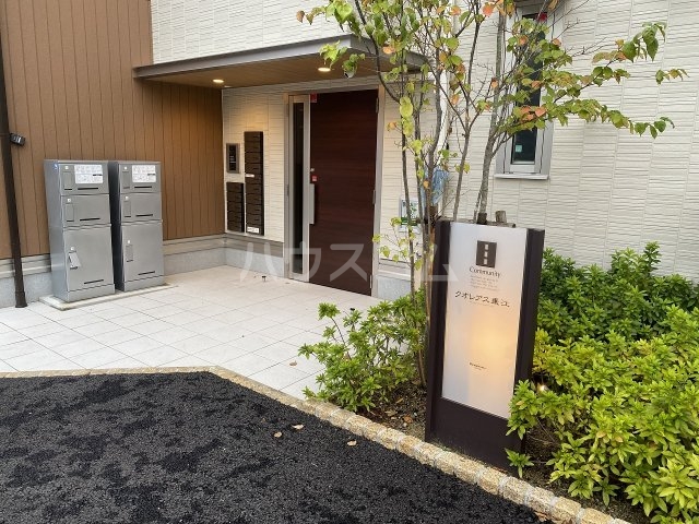 21/30 エントランス