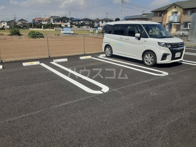 27/30 駐車場