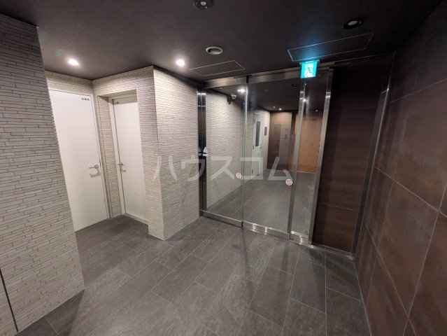 25/30 エントランス