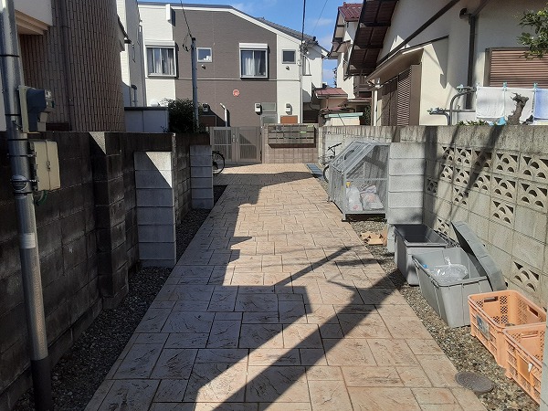 22/30 エントランス