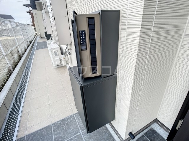 26/30 エントランス