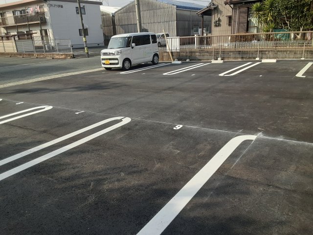 23/30 駐車場