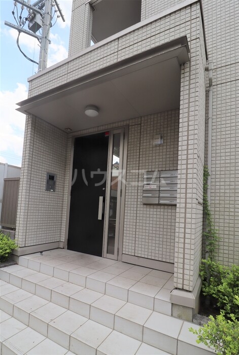 21/30 エントランス