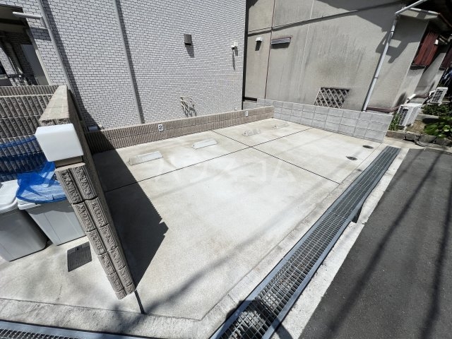 25/30 駐車場