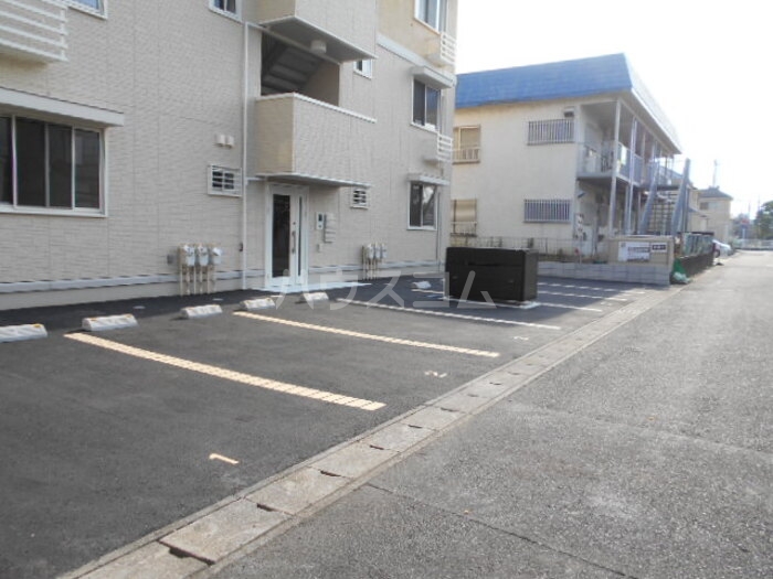 17/26 駐車場