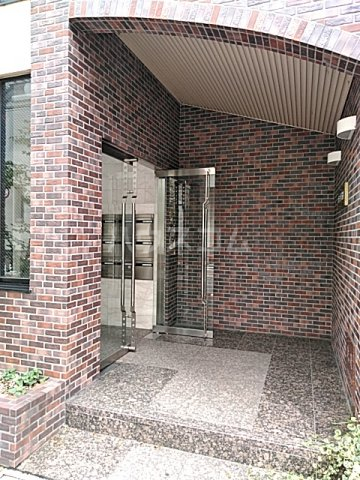 22/30 エントランス