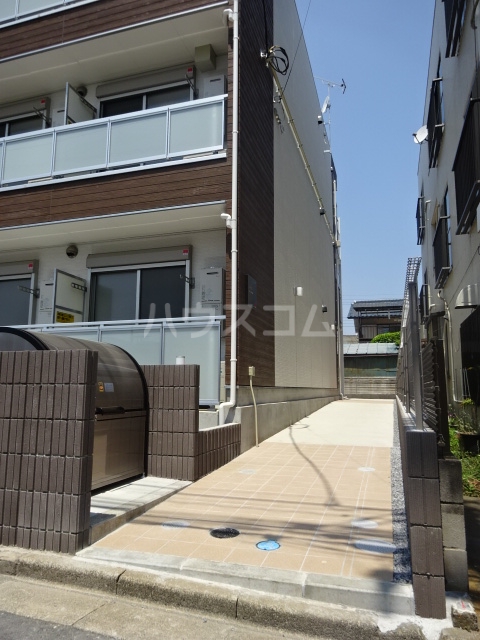 21/23 エントランス