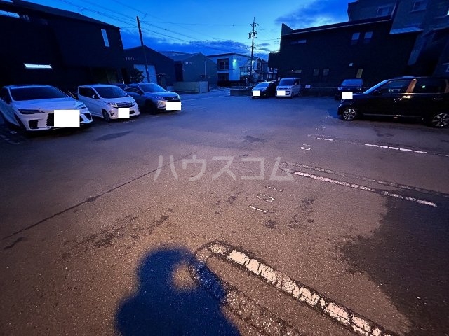 26/30 駐車場