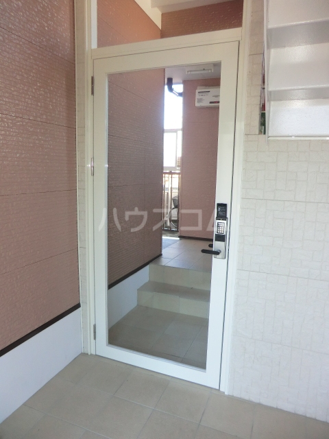 13/23 エントランス