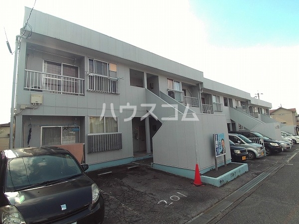 21/30 エントランス