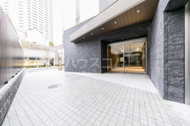 17/27 エントランス