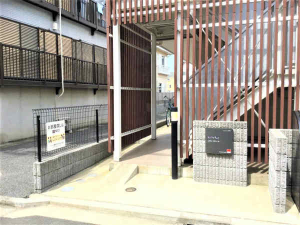 19/21 エントランス