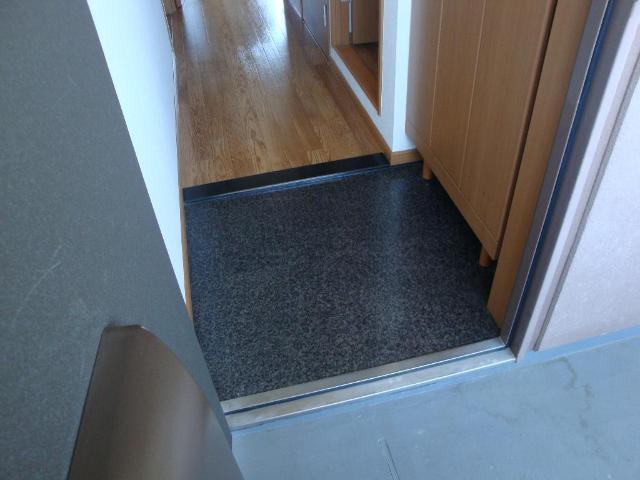 13/30 玄関
