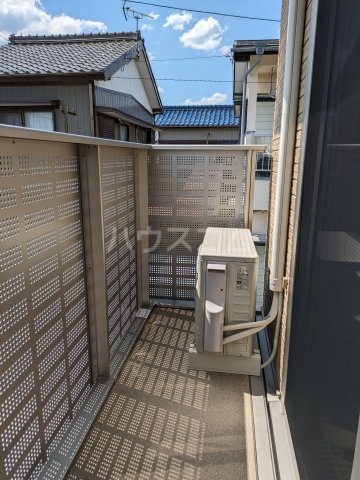 18/27 エントランス