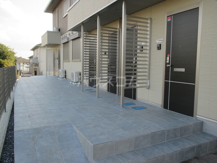 15/19 エントランス