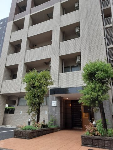 13/14 エントランス