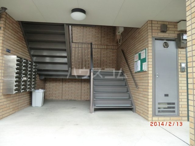 22/30 エントランス