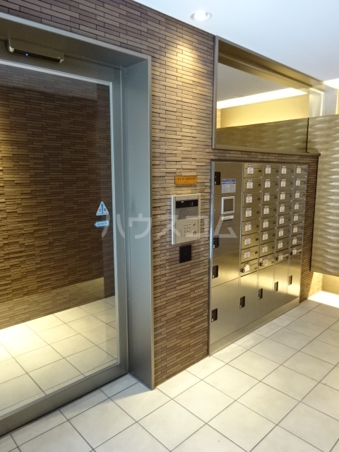 17/28 エントランス