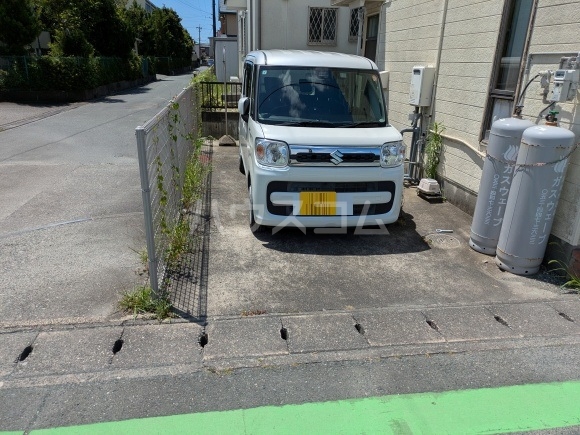 26/30 駐車場