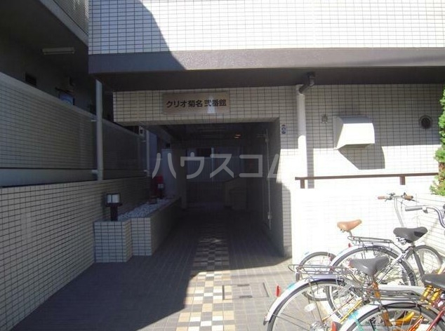 20/21 エントランス