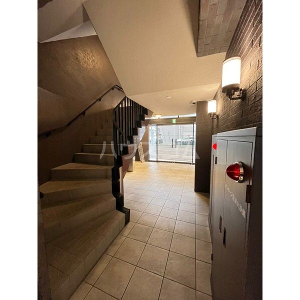 19/25 エントランス