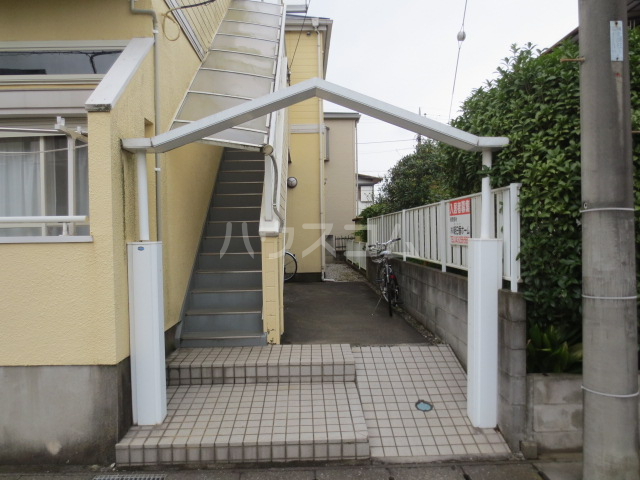 26/30 エントランス