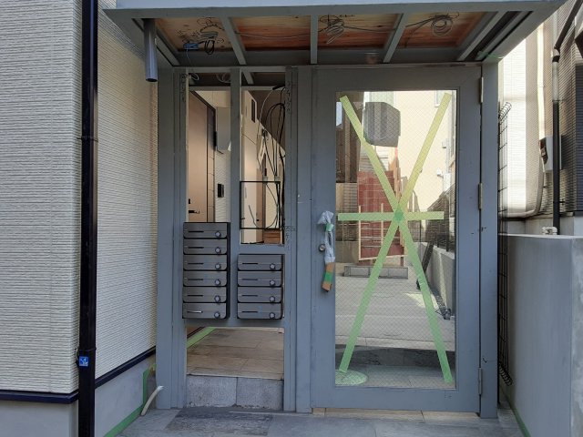 23/30 エントランス